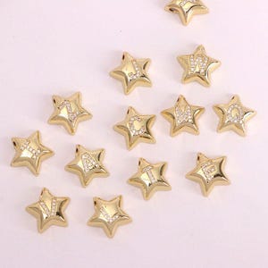 2 peças pingentes de letras A-Z em formato de estrela de ouro 18K com zircônia, pingente inicial em formato de estrela, colar com letras de estrela, pingente de letras, suprimentos para joias faça você mesmo