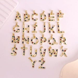 2 peças pingentes iniciais personalizados em ouro 18K, pingentes iniciais de luxo, pingentes com letras do alfabeto em zircônia colorida, suprimentos para fabricação de joias