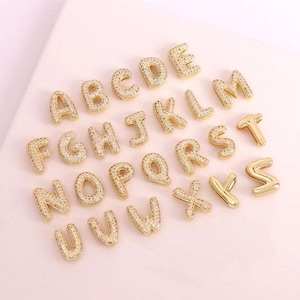 2 peças pingentes de zircônia de ouro 18K com 26 letras, pingente inicial de bolha, colar com pingente de letra, suprimentos para fazer joias faça você mesmo