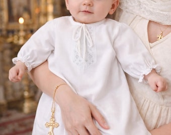 Leinen Taufkleid für Baby – schlichtes Tauf-Outfit mit zarter Stickerei