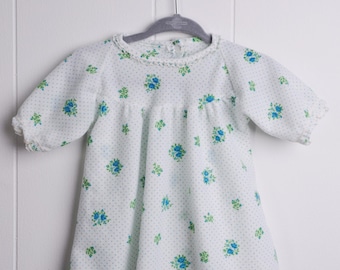 Camisón de polar con lunares florales dulces, 6 meses