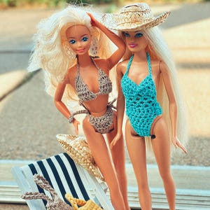 Barbie Summer Combo – 2 Crochet Beach Outfits with Hats & Bags | Handmade Aranea Set