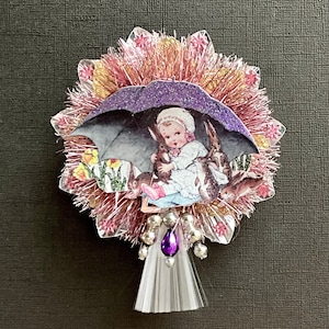 Vintage Look Easter Ornament Victorian-Copy vintage 1921 Postcard Girl W/Bunnies, Dresdens allemand, Verre filé allemand, perles de verre vintage