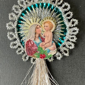Ornamento di Natale dall'aspetto vittoriano fatto a mano-Cartolina d'epoca Maria e Gesù bambino, Riflettore d'epoca, Tinsel tedesco, Dresda tedesca, Nappa austriaca