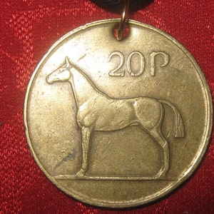 Antike Authentische Vintage Irische Irland Bronze Goldmünze Harfe Pferd Anhänger Halskette