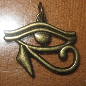 30MM Egyptian Egypt Gold Tone  Eye Of Horus RA  Pendant Necklace