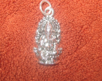 NEW SMALL 3 D Silver tone India Ganesh GANESHA God Charm Pendant Necklace