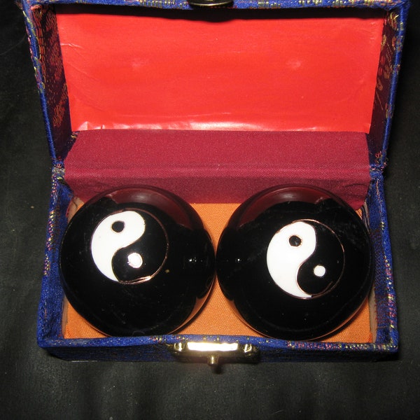 45MM Vintage Chinese Asian Black Ying and Yang Stress Balls With Box