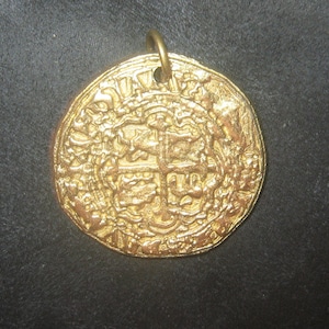 WHOLESALE Lot Of 10 Four Escudo Spanish 32MM Gold Tone  Pieces Of Eight Pirate COIN Pendant NECKLACES