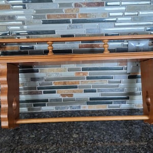 Mensola espositiva in legno di pino vintage: arredamento rustico Cottagecore