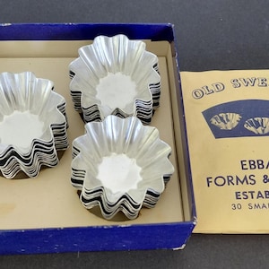 ヴィンテージ 1954 Ebba's スウェーデン製タルト型、溝付きアルミ製ベーキングフォーム (30個)