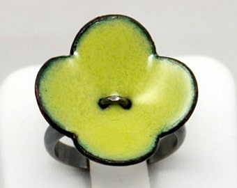 Yellow-Green Enameled Flower Ring