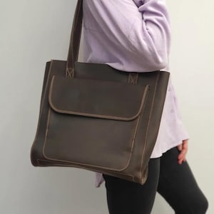 Cabas en cuir fait main, cartable personnalisé, sacoche en cuir pour ordinateur portable, cabas du marché pour femme, sac à main en cuir personnalisé, sac en cuir durable et élégant