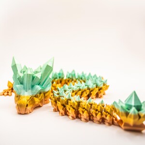 Mesmerizing 3D-Printed Crystal Dragon