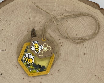 Honey Bee Shaker Gift Decoration Tag