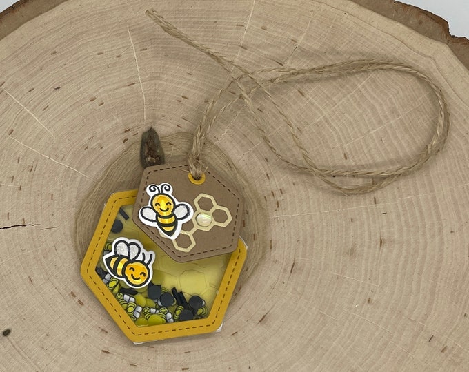 Honey Bee Shaker Gift Decoration Tag