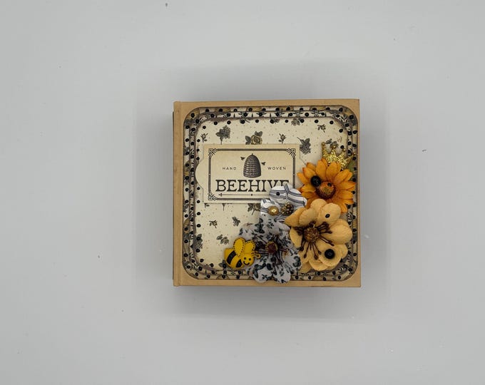 Photo Album/Junk Journal: Beehive Yellow Vintage Looking Honey