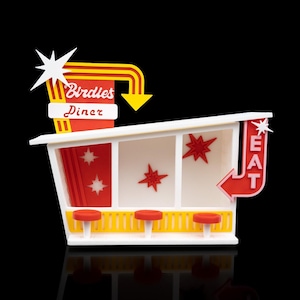 Birdies Diner Bird Feeder – Retro Birdhouse Café for Backyard & Garden Decor
