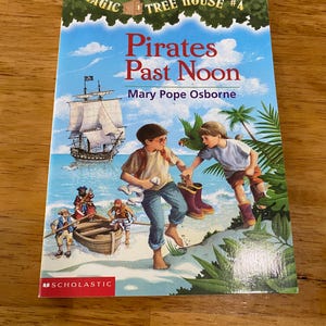 Magic Tree House #4 Pirates Past Noon by Mary Pope Osborne | Vintage 1990s Books | Kids Book Series