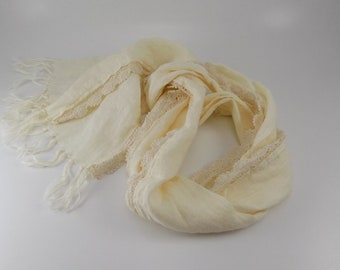 Fringed cream linen scarf with ivory lace, wedding scarf, small bridesmaid scarf, 100% Exclusive wedding gift