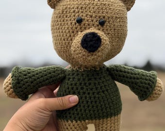 Orsacchiotto di peluche fatto a mano all'uncinetto / Orsetto amigurumi / Orsetto di peluche morbido / Regalo per baby shower / Decorazione accogliente per la cameretta dei bambini