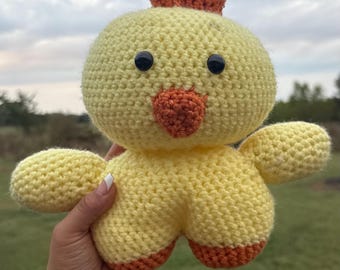 Peluche pulcino fatto a mano all'uncinetto - Grazioso regalo di Pasqua primaverile, morbido giocattolo amigurumi a forma di animale da fattoria per la decorazione della cameretta dei bambini