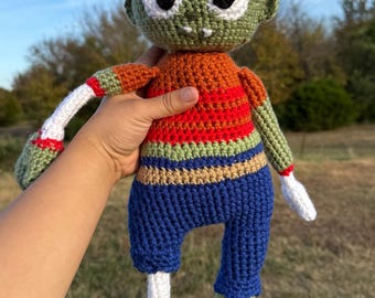 Bambola zombie fatta a mano all'uncinetto - Simpatico peluche non morto, regalo horror, decorazione carina e inquietante, regalo amigurumi da collezione per lui o per lei