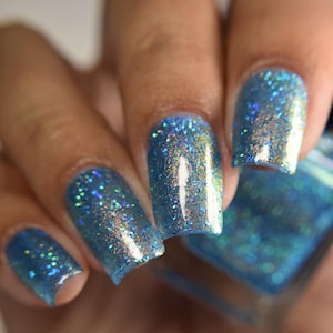 Pond-ering Nail Polish, Blue Holographic Nail Polish, Shimmer Nail Polish, Easy Application, Paddle Style Brush, Beginner Friendly Formula