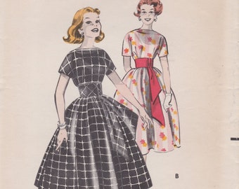 Butterick 8505  Vintage 1950s Sewing Pattern  Dress  Size 12 Bust 32