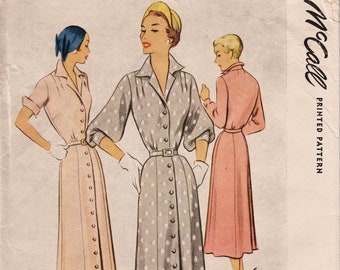 McCall 8112 / Vintage 1950s Sewing Pattern / Dress / Size 16 Bust 34