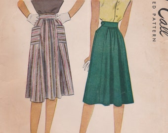 McCall 6824  Vintage 1940s Sewing Pattern  Skirt Waist 32  Unused