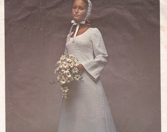 Vintage Special Design Sewing Pattern  Vogue 2253  Wedding Dress Bridal Gown  Size 10