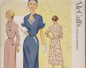 McCalls 8918  Vintage 1950s Sewing Pattern  Dress  Size 16 Bust 34  Unused