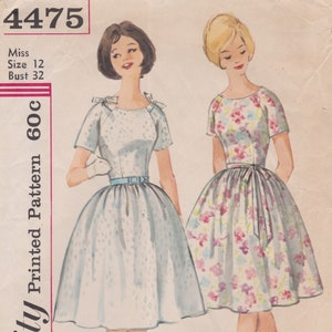 Simplicity 4475  Vintage 1960s Sewing Pattern  Dress With Raglan Sleeves  Size 12 Bust 32