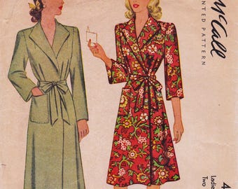 McCall 4899 Vintage 1940s Sewing Pattern Lingerie Robe Size 40 Bust 40