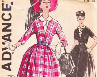 Advance 9481, Vintage 1960s Sewing Pattern, Dress, Size 14, Bust 34, Unused