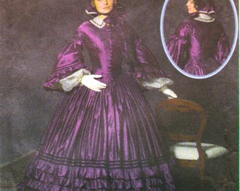 Simplicity 3812 / Renaissance Costume Sewing Pattern by
