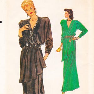 Very Easy Vogue 8827  Vintage Sewing Pattern  Dress Gown  Sizes 8 10 12  Unused