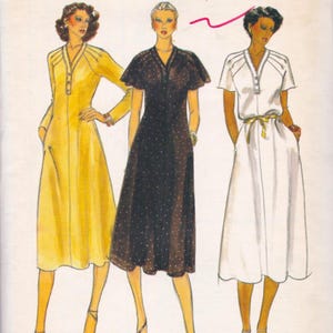 Vogue 7032, Vintage 1970s Sewing Pattern, Raglan Sleeve Dress, Size 12, Bust 34, Unused