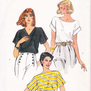 Very Easy Vogue 8253  Vintage Sewing Pattern  Pullover Blouse Shirt Top   Size Medium Bust 34 To 36  Unused