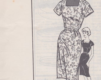 Mail Order Sewing Pattern 3258  Dress  Bust 35  Unused