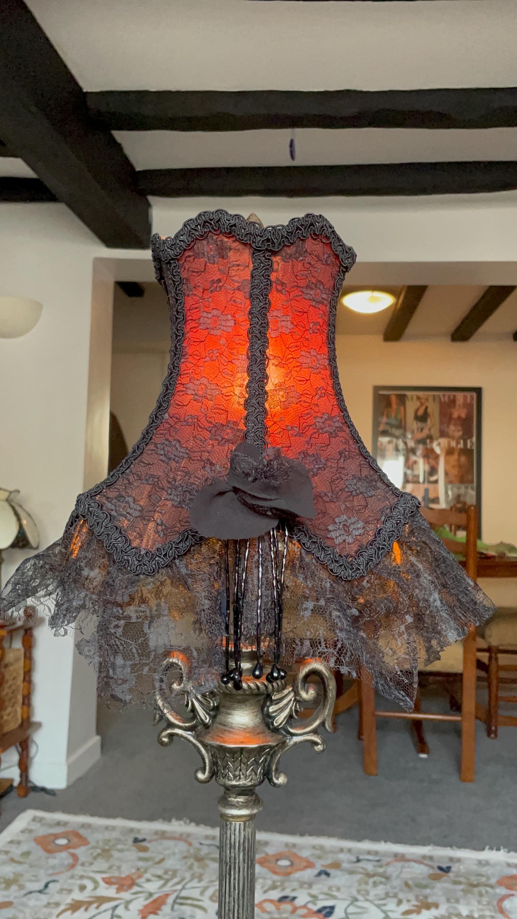 OSALADI Paralume Vittoriano In Tessuto Rosso Con Perline E Frange – Design Smerlato, 31x31x23 Cm, Attacco E27, Per Lampade E Lampadari - 3