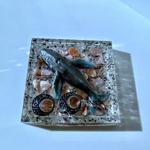 Shark Resin Trinket Dish – Handmade Ocean Jewelry Tray, Coastal Decor, Nautical Gift for Marine Life Enthusiasts