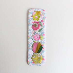 Segnalibro Liberty Lawn EPP Hexie Applique Tessuto Patchwork