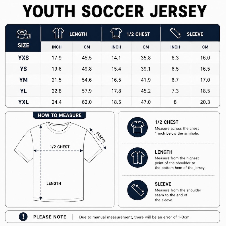 Op de afbeelding: Een maattabel voor een voetbalshirt voor jongeren met kolommen voor lengte, halve borstomvang en mouwlengte in inches en centimeters voor de maten YXS tot YXL, inclusief een diagram dat illustreert hoe het kledingstuk moet worden opgemeten.