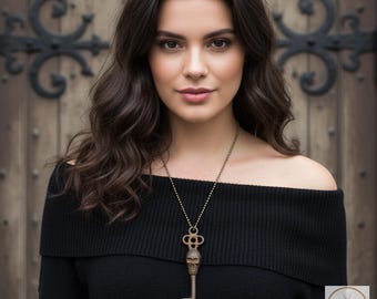 Vintage Style Skull Key Necklace: Gothic Boho Pendant