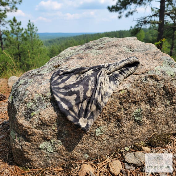 Black & Tan Tie Dye Boho Headband - Stylish Bohemian  display picture 2