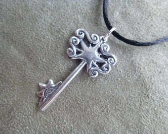 Colgante de plata de ley Hope Key en cordón satinado / Estrella de esperanza / Llave / Curación