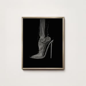 Impresión de rayos X de esqueleto de tacones altos: Arte mural de moda grunge, decoración de Halloween, imprimible (descarga digital)