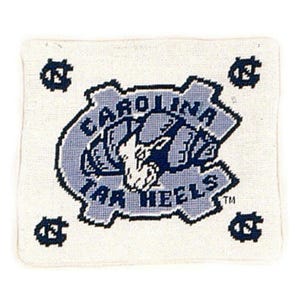 10x12 '' Handmade Wool Needlepoint Pillow Cover – UNC Tar Heels Embroidery Design immagine 1
